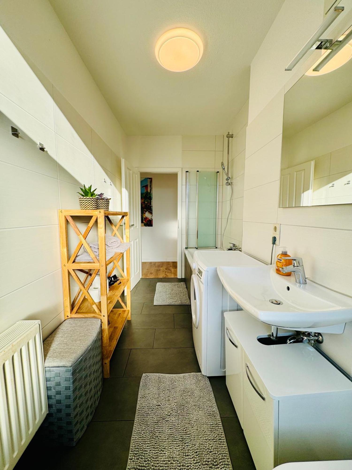 Schicke Wohnung Im Gruenen Hinterhof シュヴェリーン エクステリア 写真